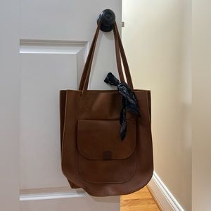 Able Leather Tote